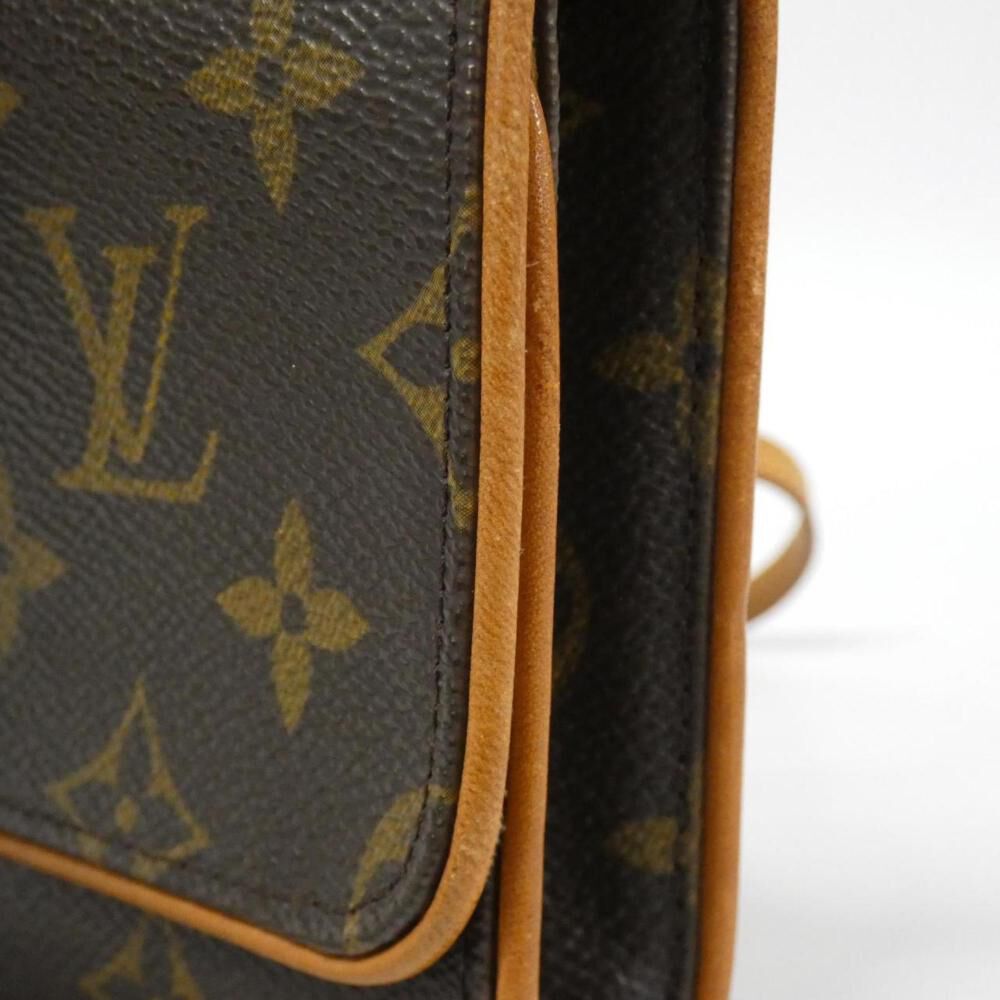 Louis Vuitton Shoulder Bags