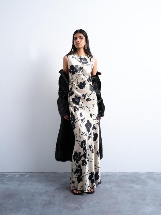Tsmaureen Sl Round Neck Midi Dress Wvn