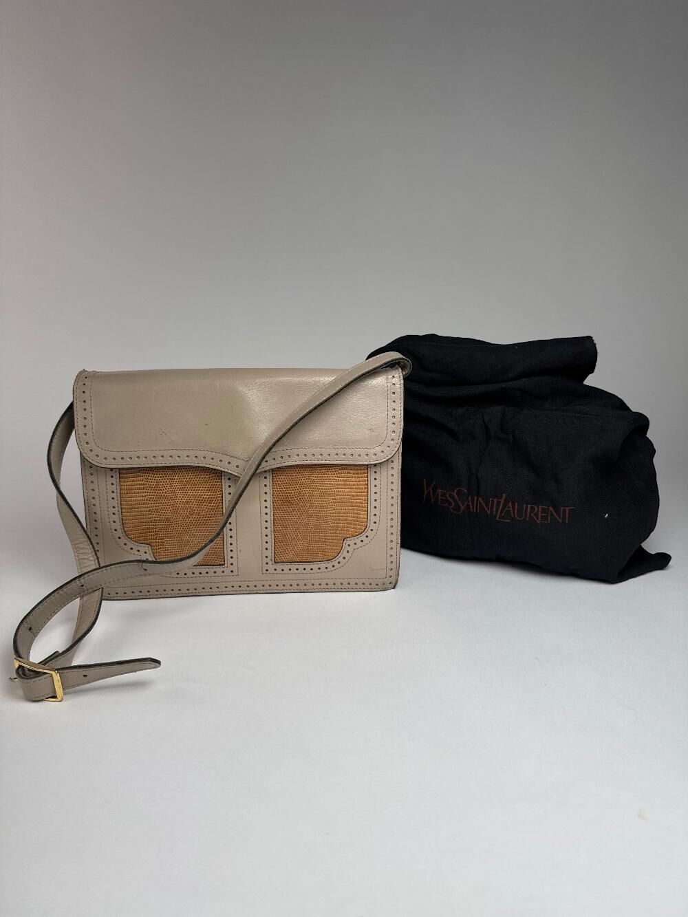 Yves Saint Laurent Shoulder Bag