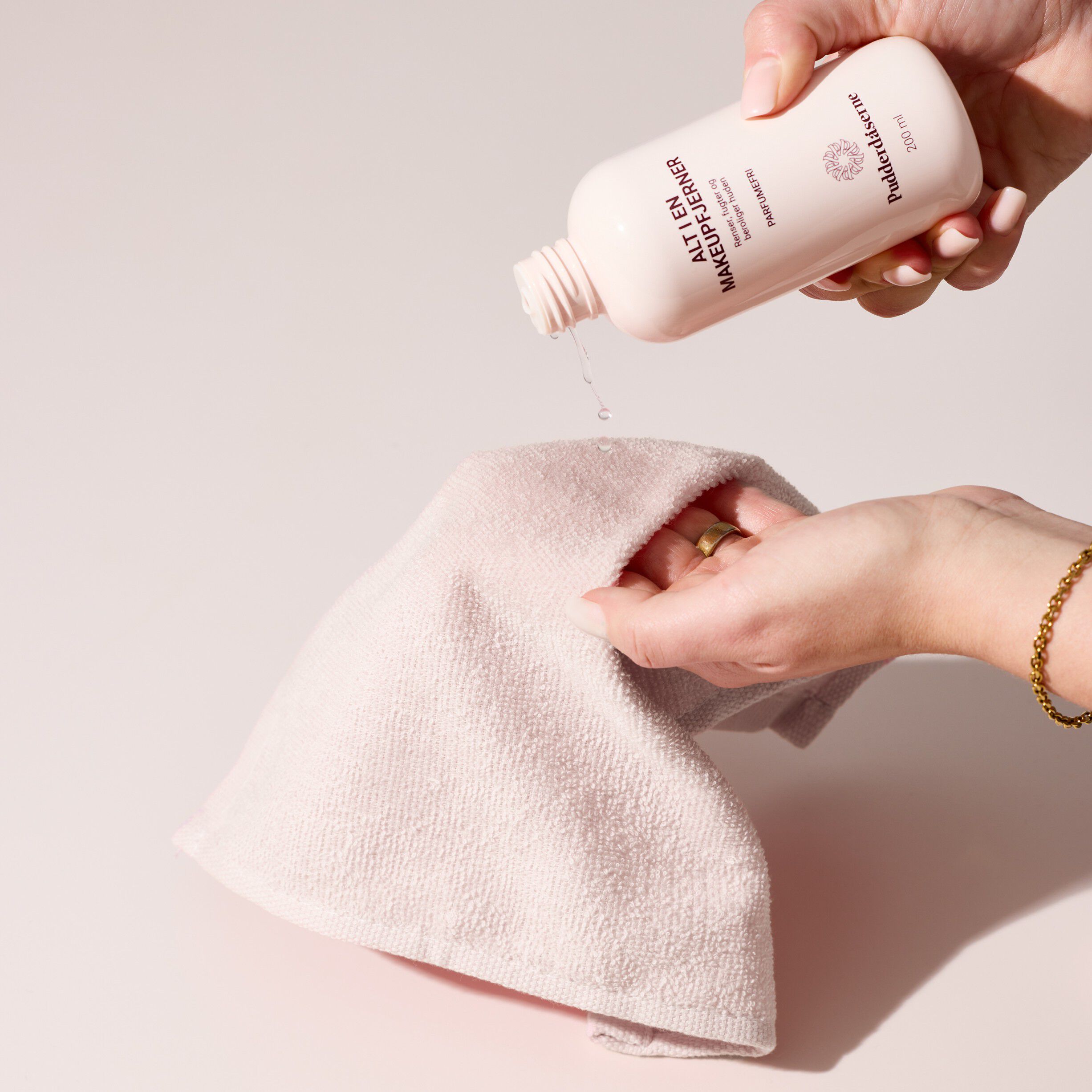 Pudderd&aring;serne Alt i en Make-up fjerner 200 ml