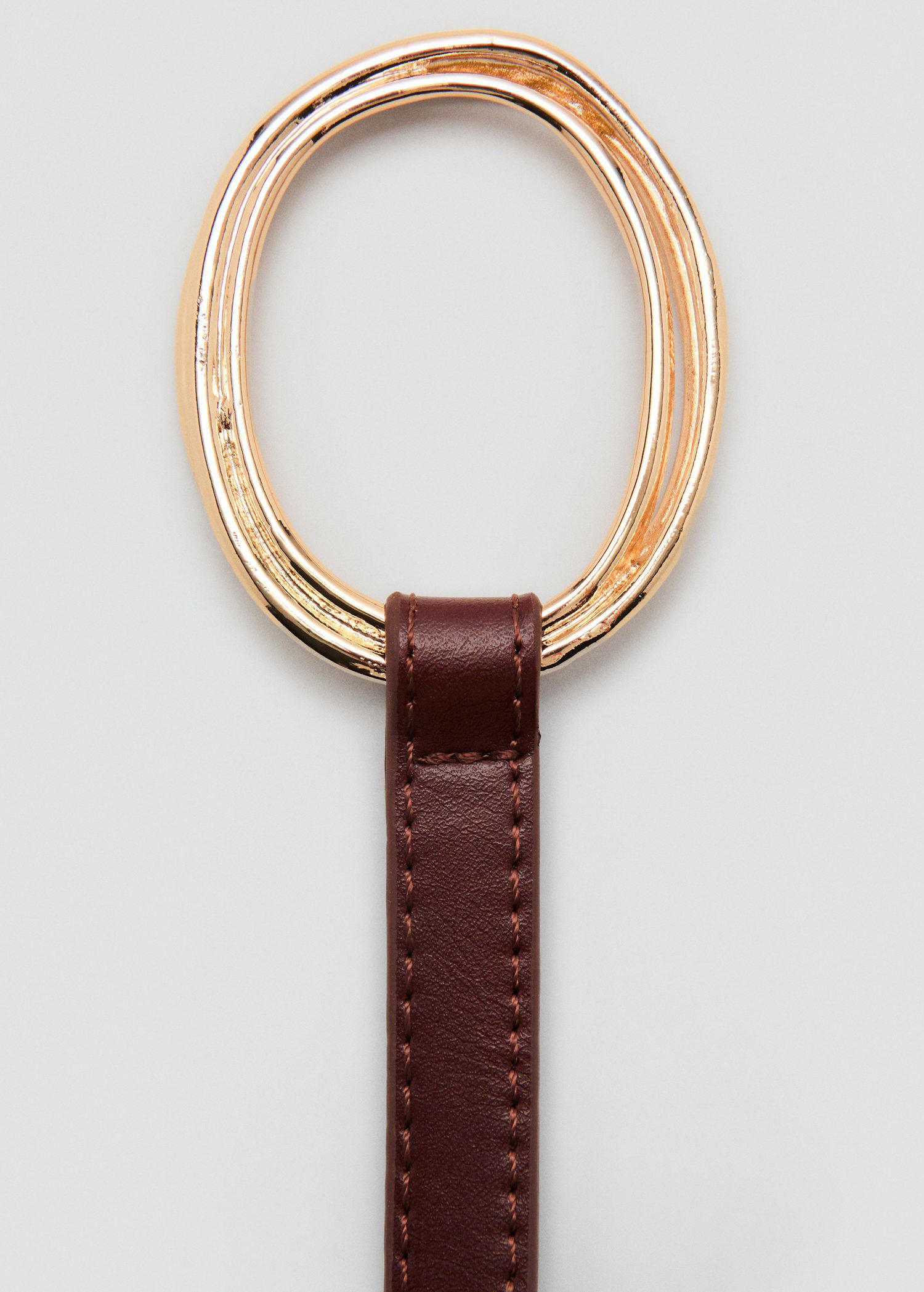 Thin belt with maxi-buckle