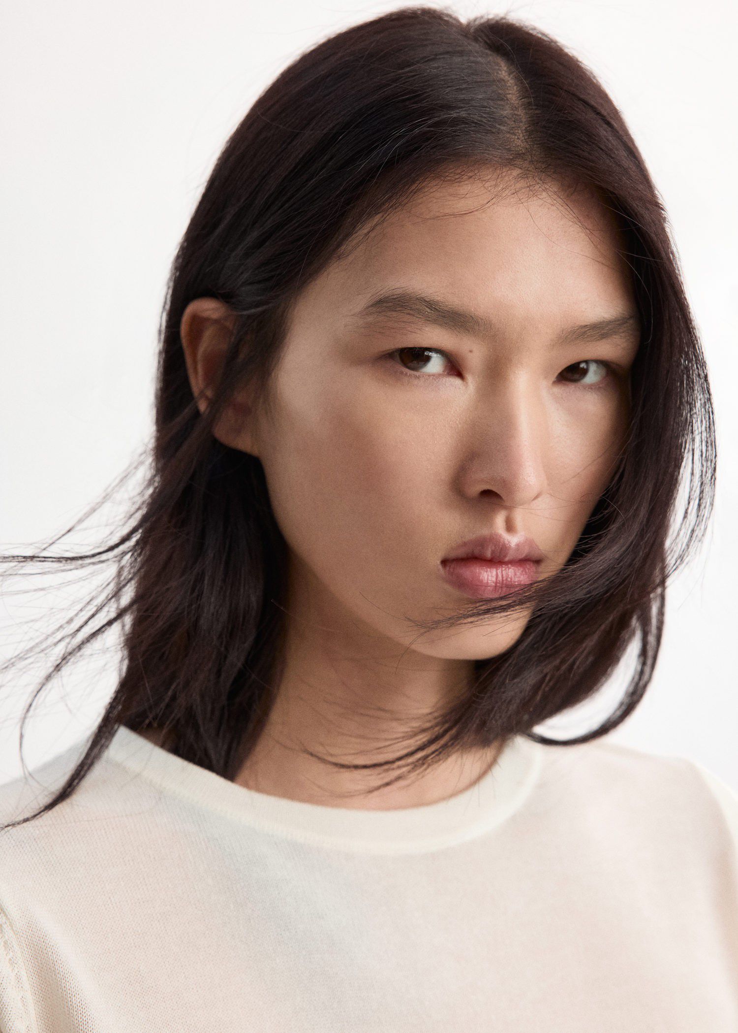 Short-sleeved knitted sweater