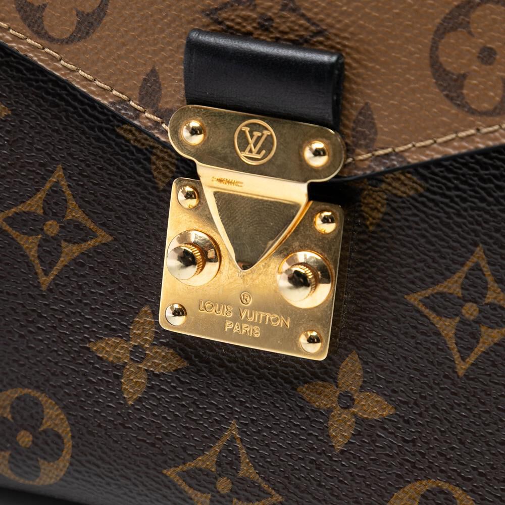 Louis Vuitton Shoulder Bags