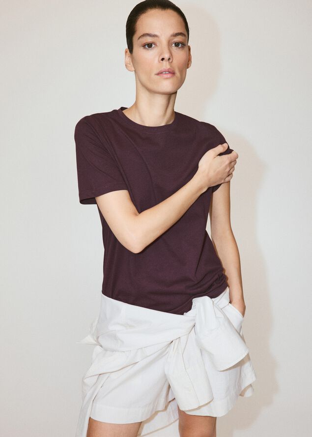 Rounded neck cotton t-shirt