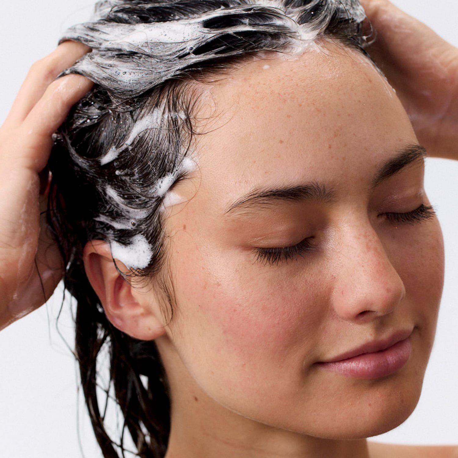 Manila Shampoo - Extra &aring;terfuktande schampo f&ouml;r alla h&aring;rtyper