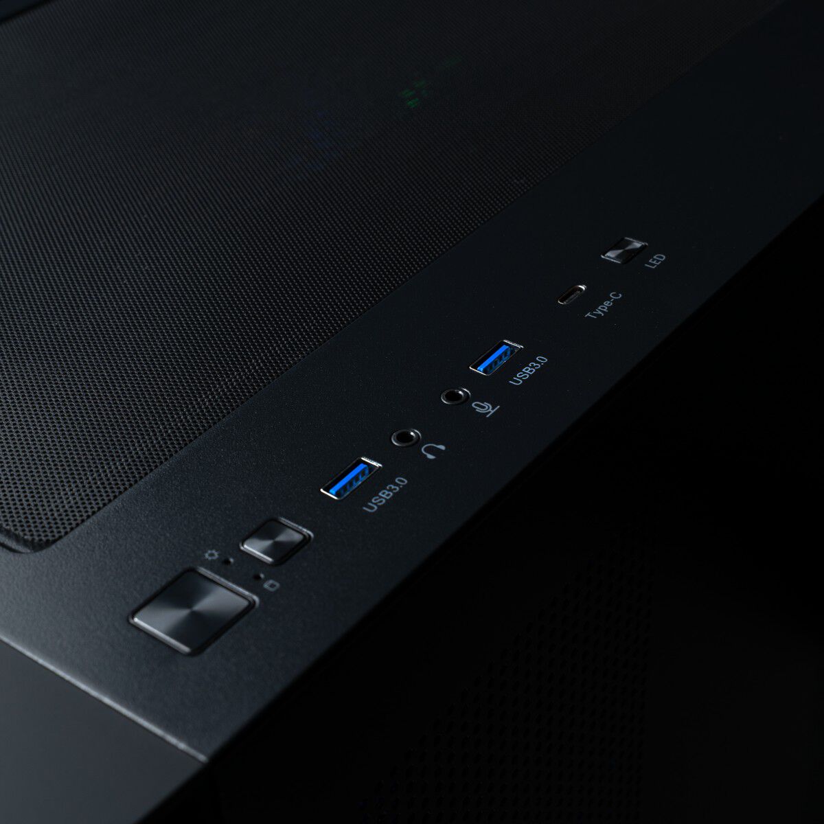 Shark RGBeast 5070Ti Gaming PC