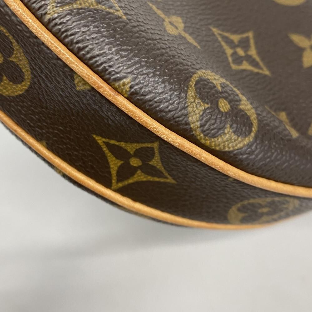 Louis Vuitton Croissant