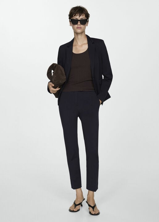 Suit jacket with pockets