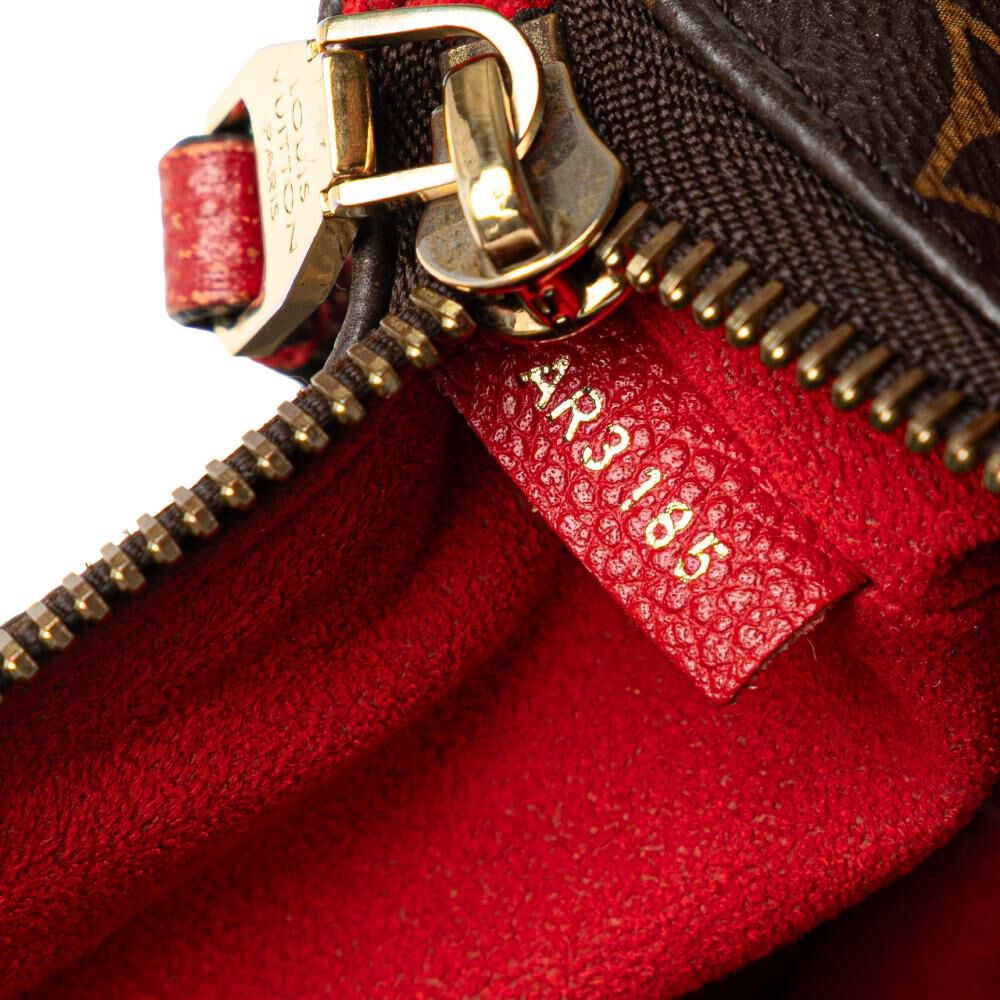 Louis Vuitton Shoulder Bags