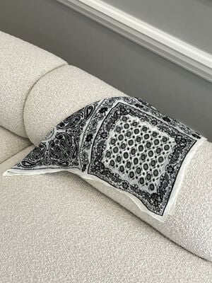 CallyIC Scarf