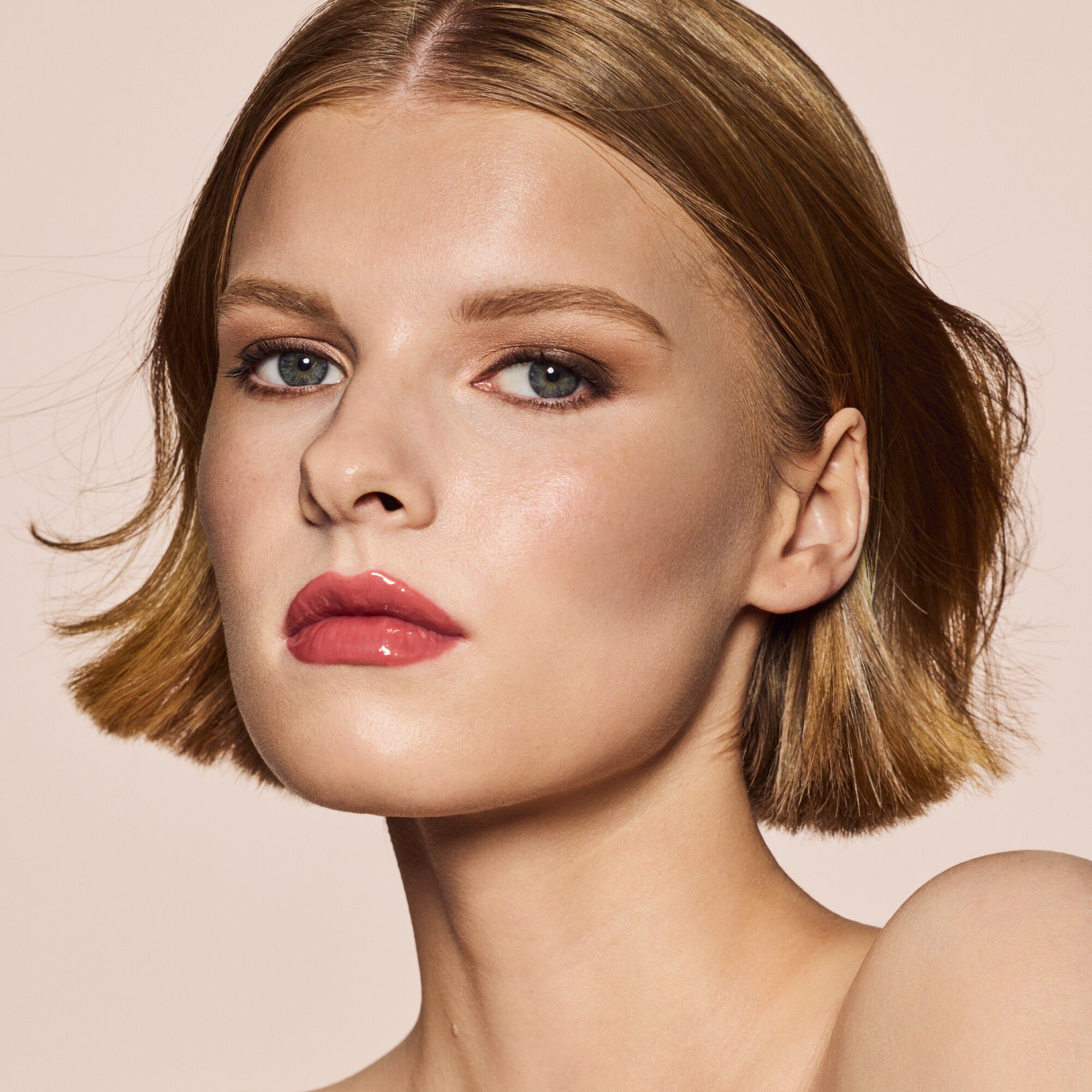 Cheeks Out Freestyle - Cream Bronzer