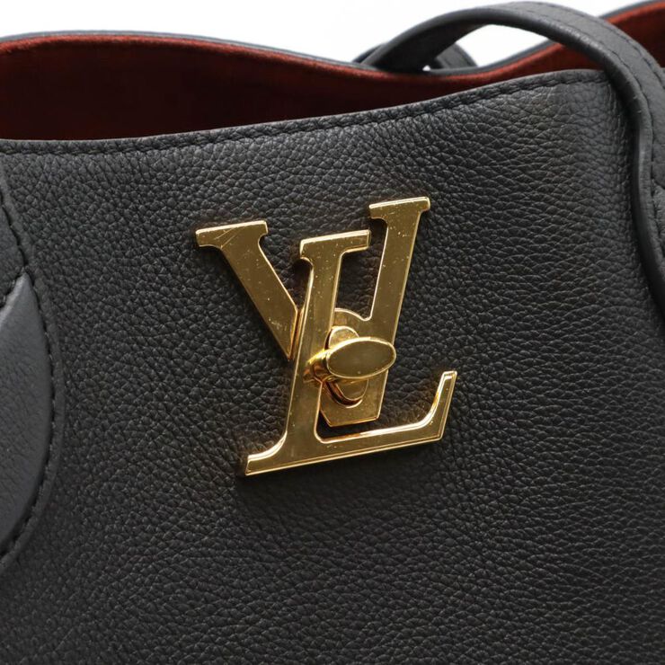 Louis Vuitton Shoulder Bags