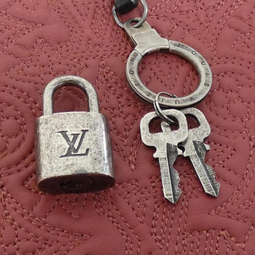 Louis Vuitton Shoulder Bags