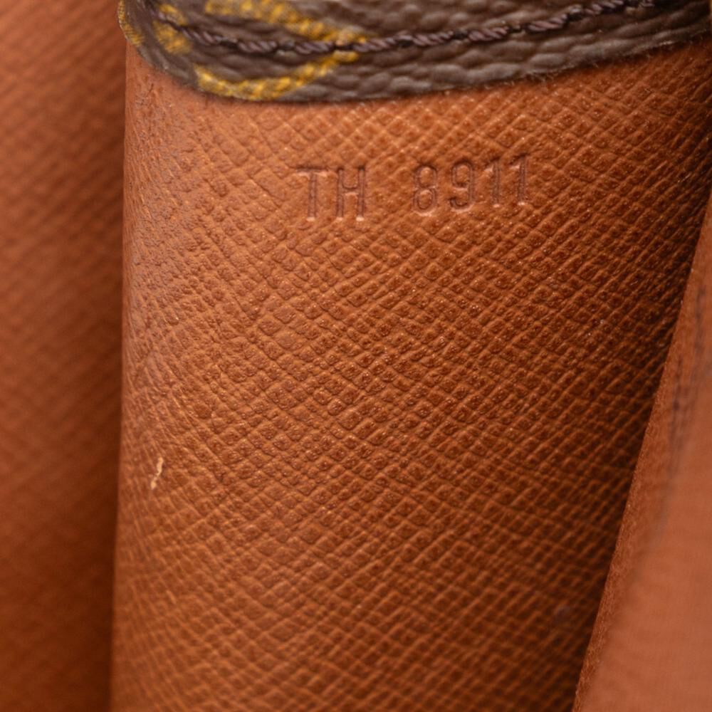 Louis Vuitton Poche Documents