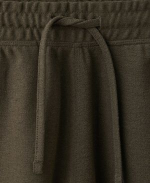 Textured cotton blend Bermuda short