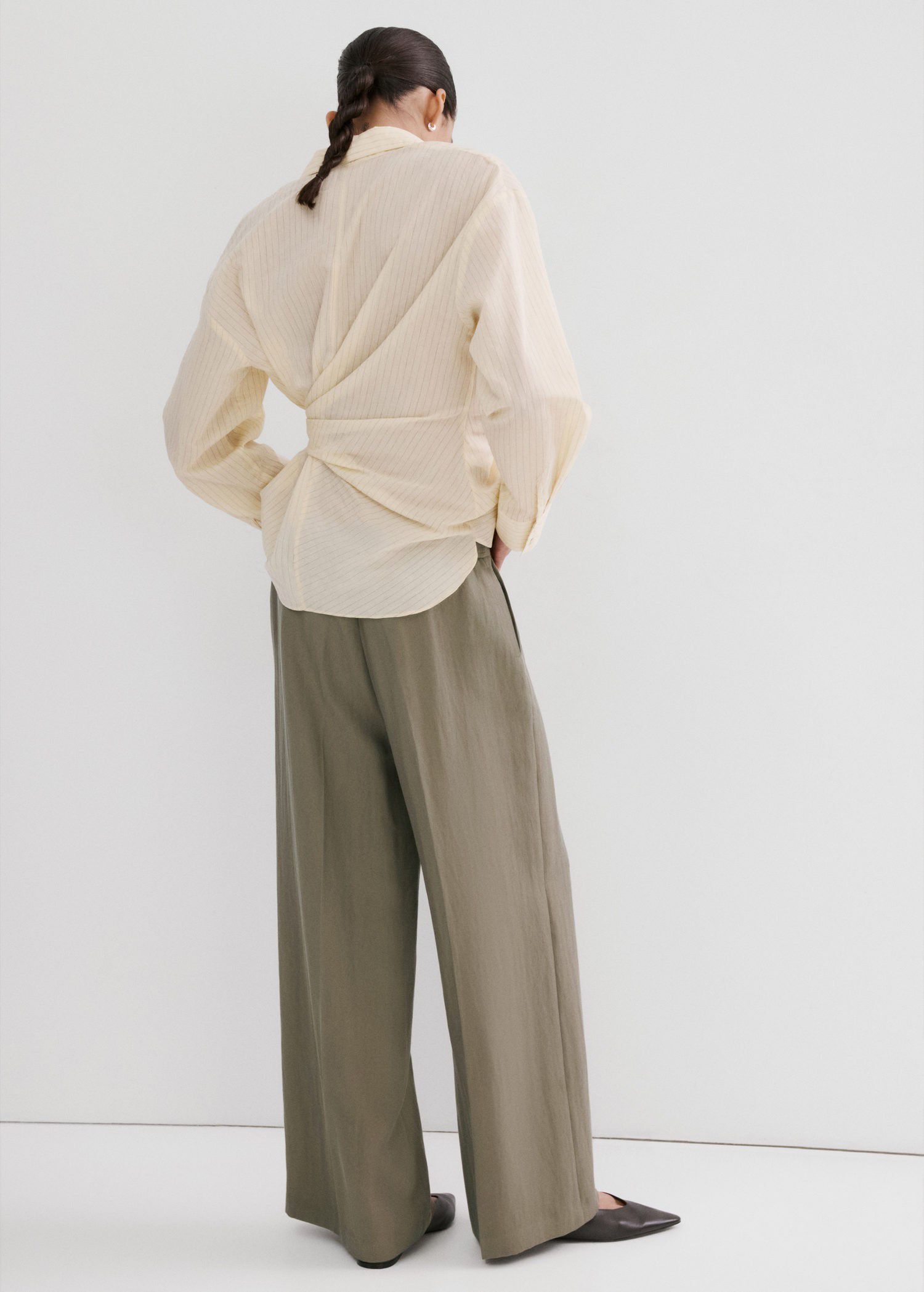 High-waisted lyocell trousers