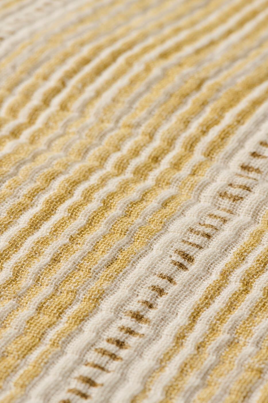 Pude off white m/mustard stribem&oslash;nster