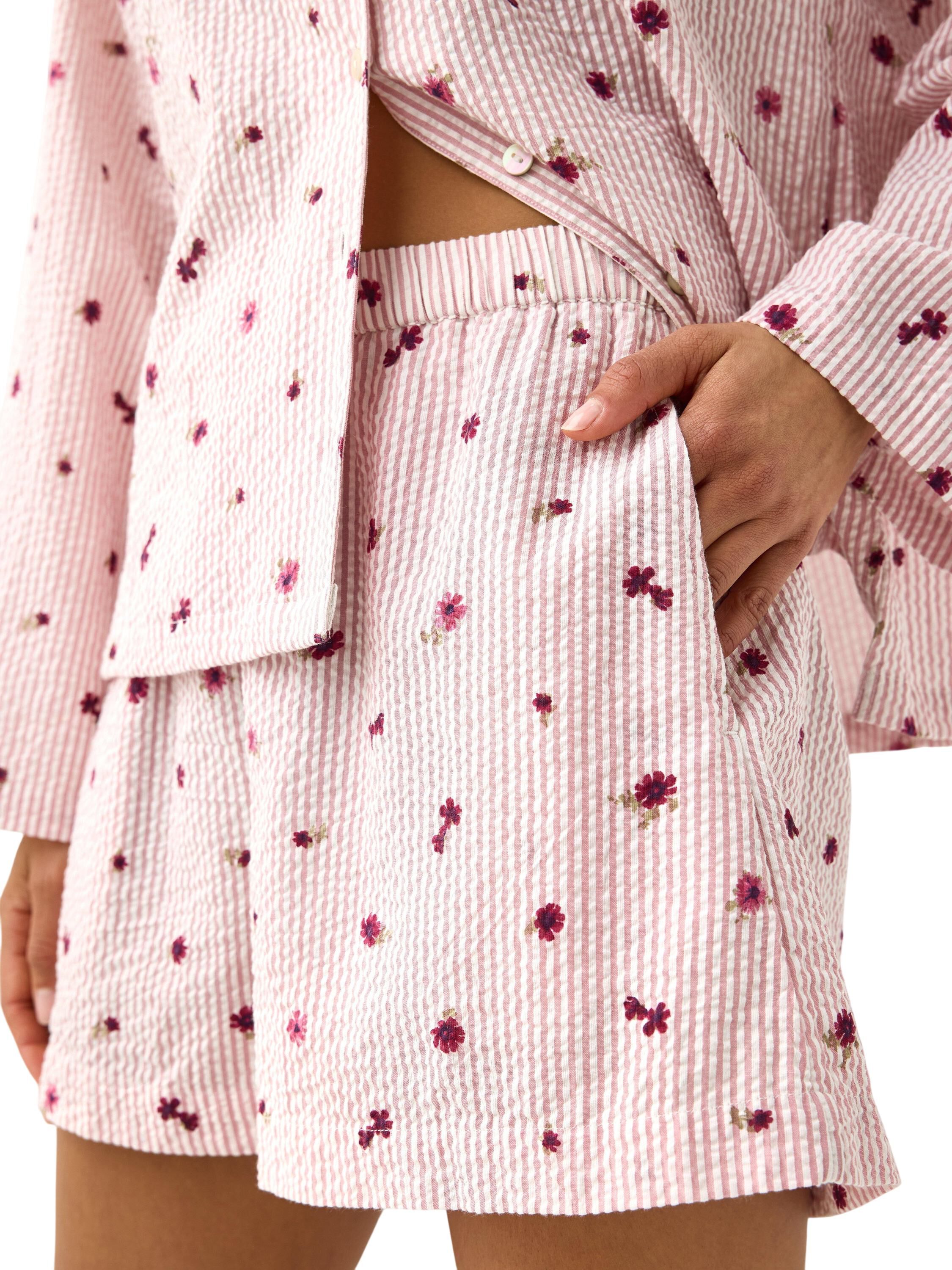 Soft pyjama shorts in seersucker wi