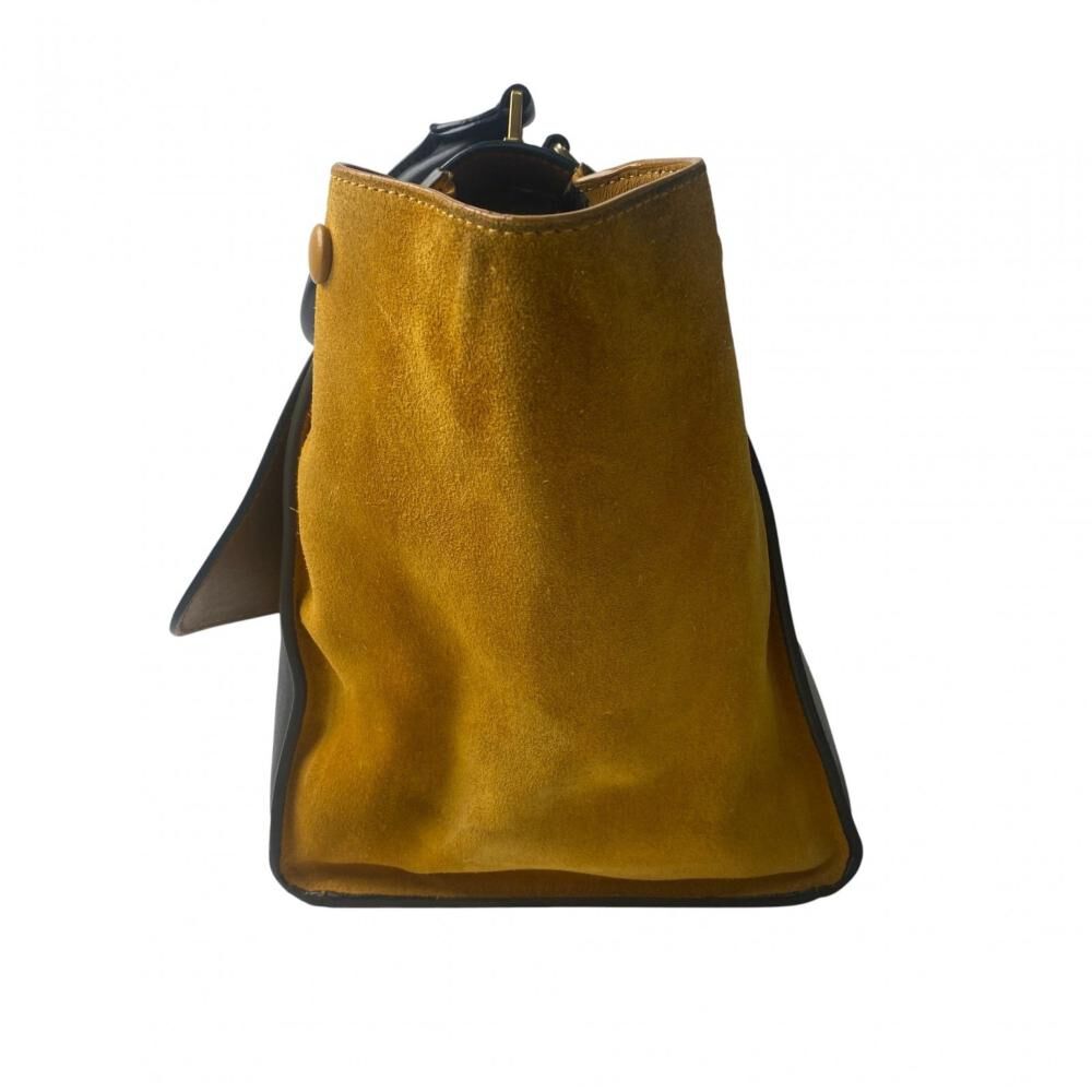 C&eacute;line Trapeze