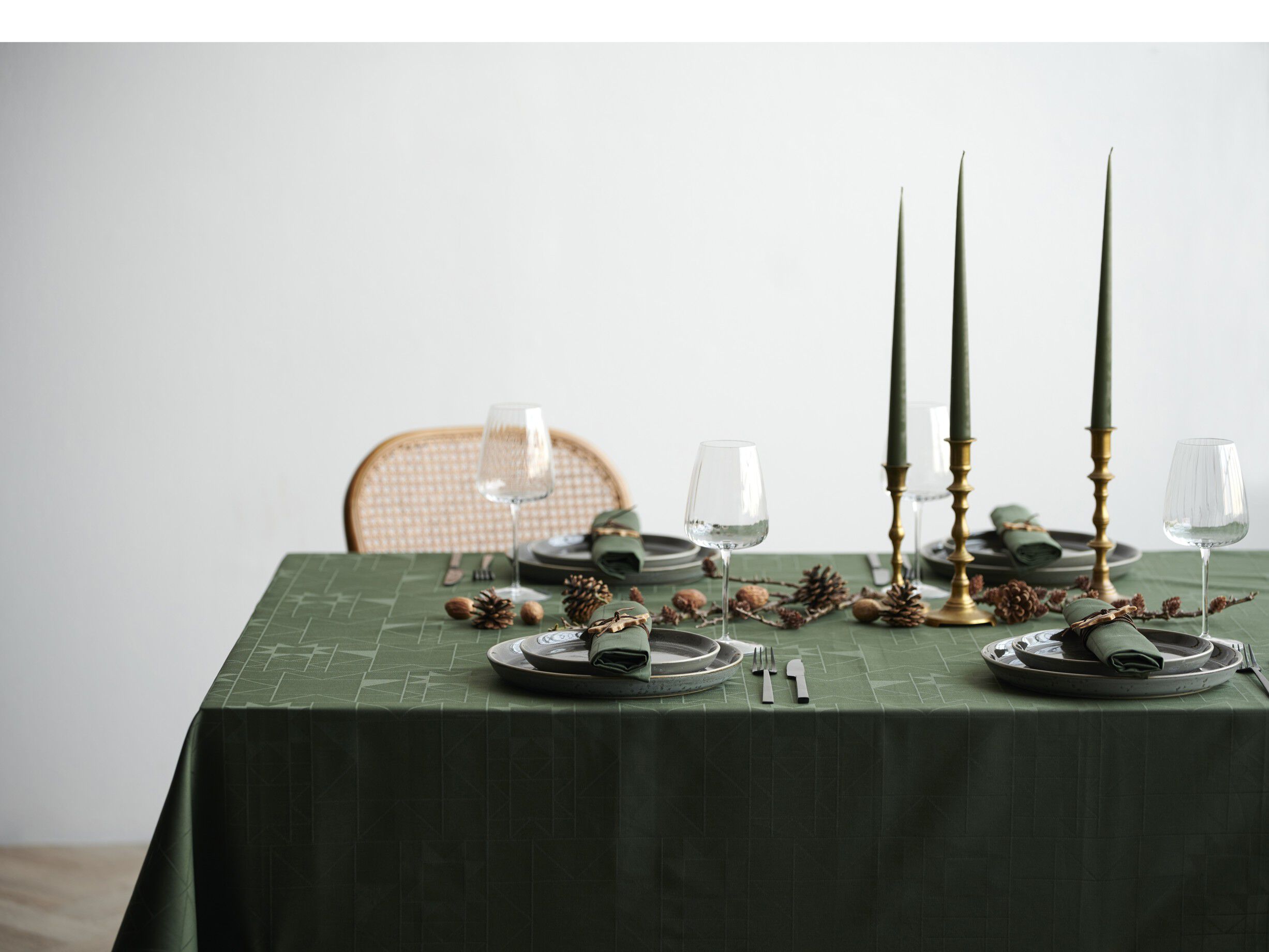 Duk 140x270 Star Damast Forest green