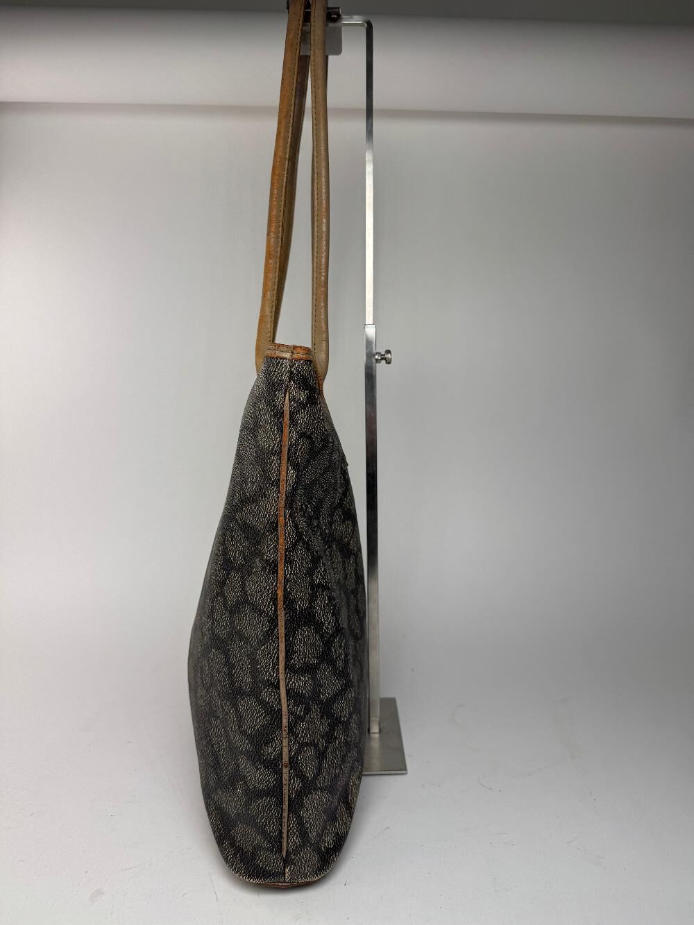 Yves Saint Laurent Tote