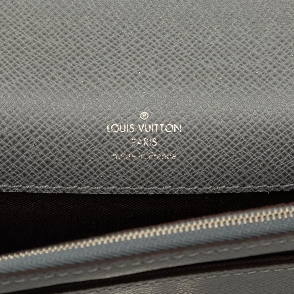 Louis Vuitton Clutch