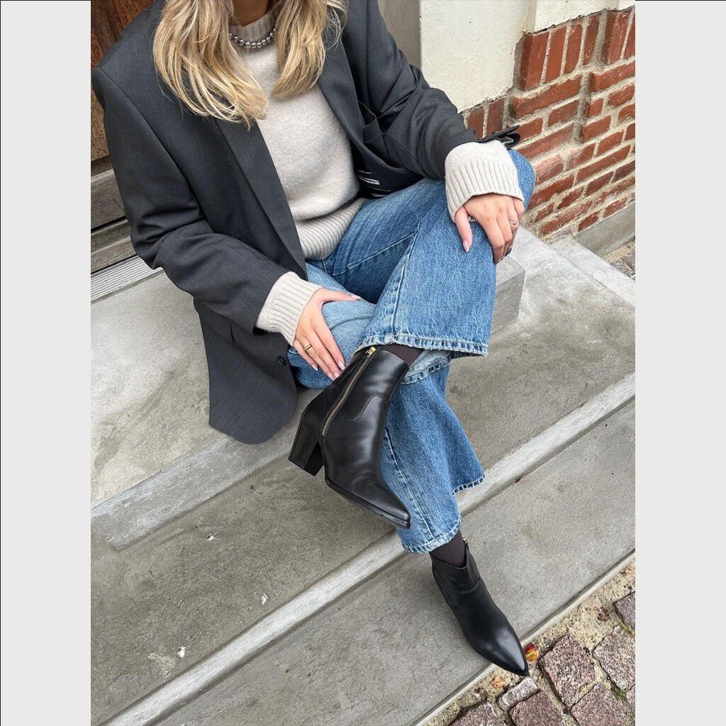 IT'S ALL ABOUT WALKING