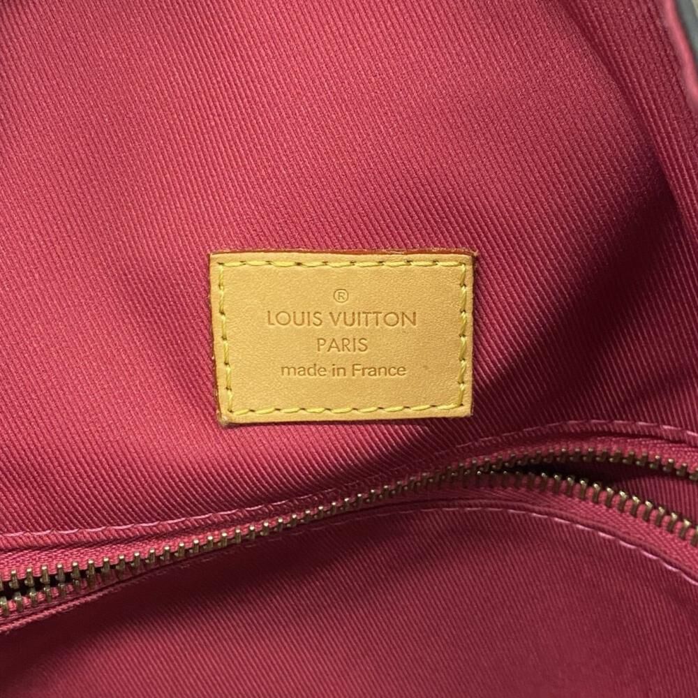 Louis Vuitton Shoulder Bags