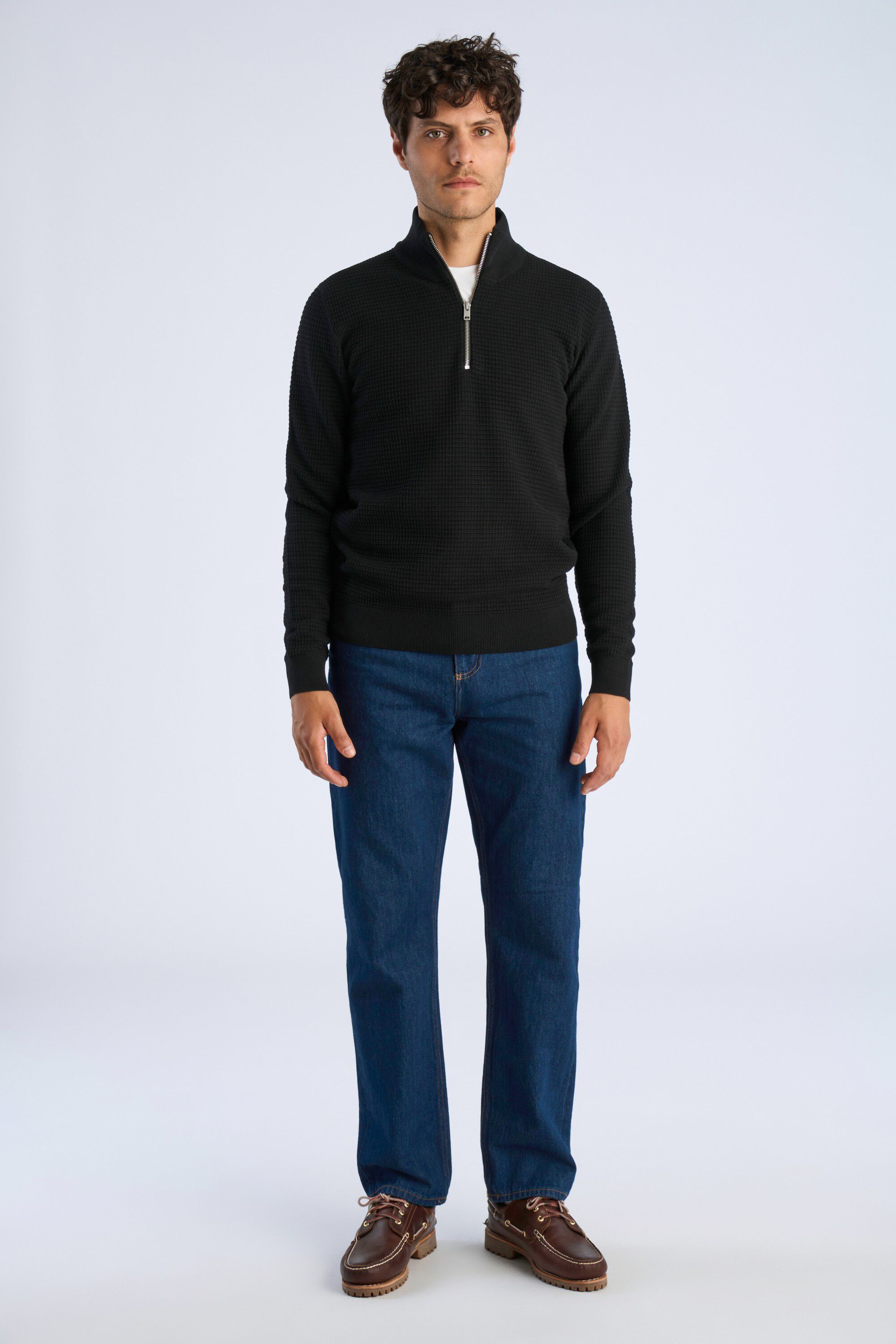 Structure half zip