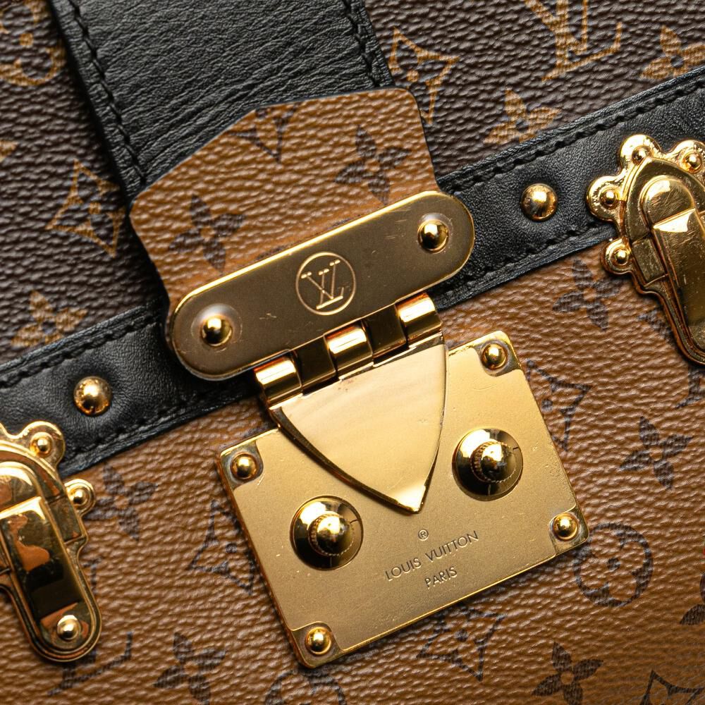 Louis Vuitton Shoulder Bags