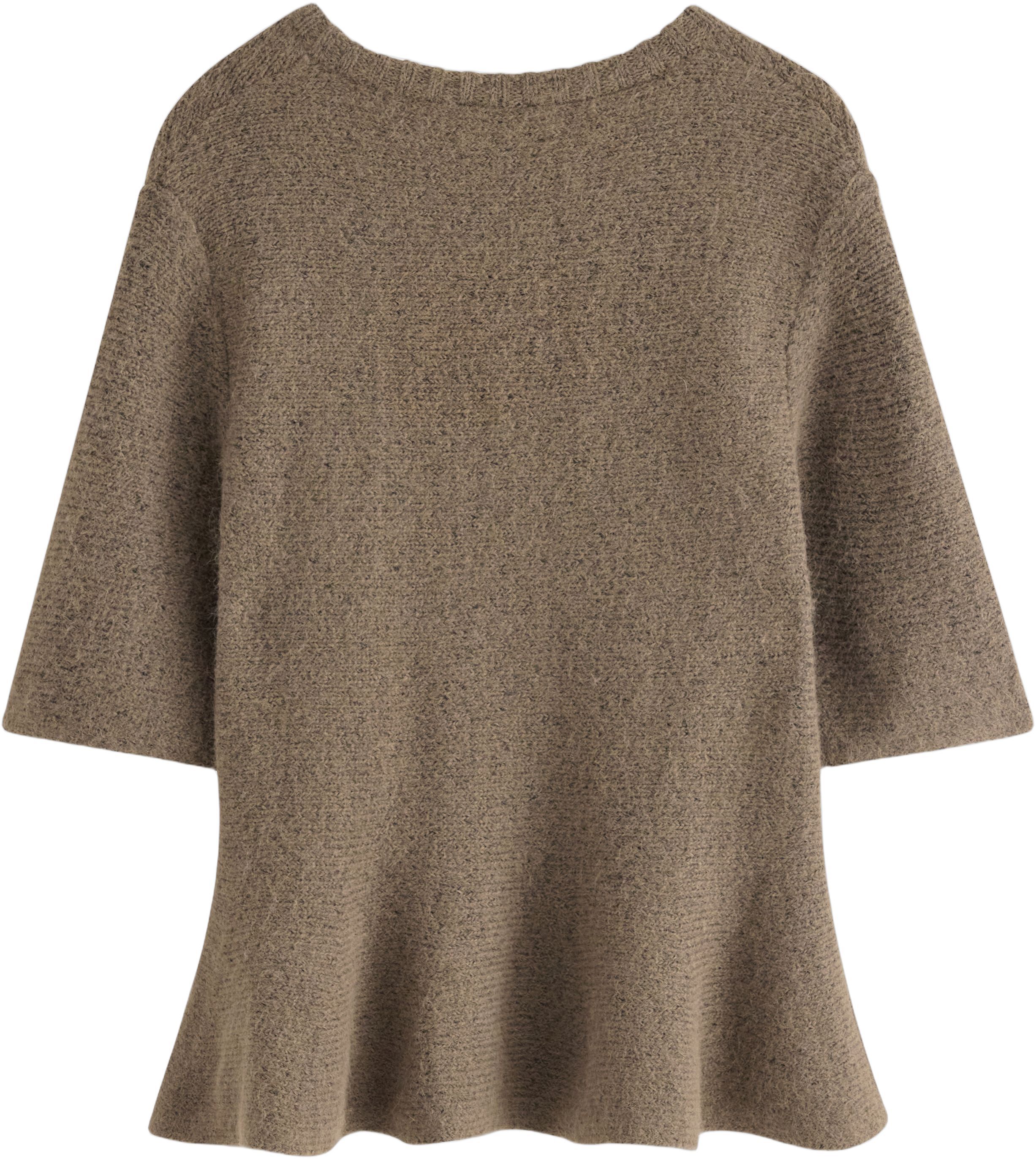 Strikket tr&oslash;je med korte &aelig;rmer og u