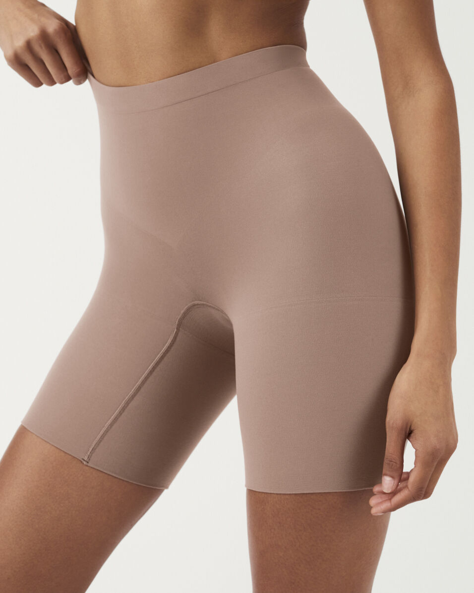 EVERYDAY SHAPING EVERYDAY SHAPING SHORT