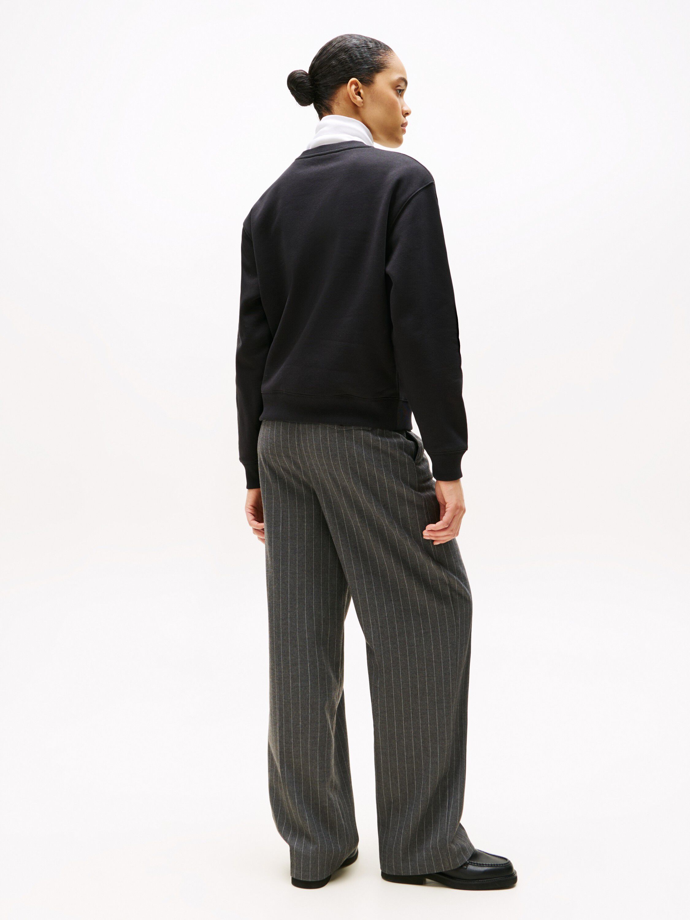 MDRN REG CORP LOGO C-NK SWTSHRT