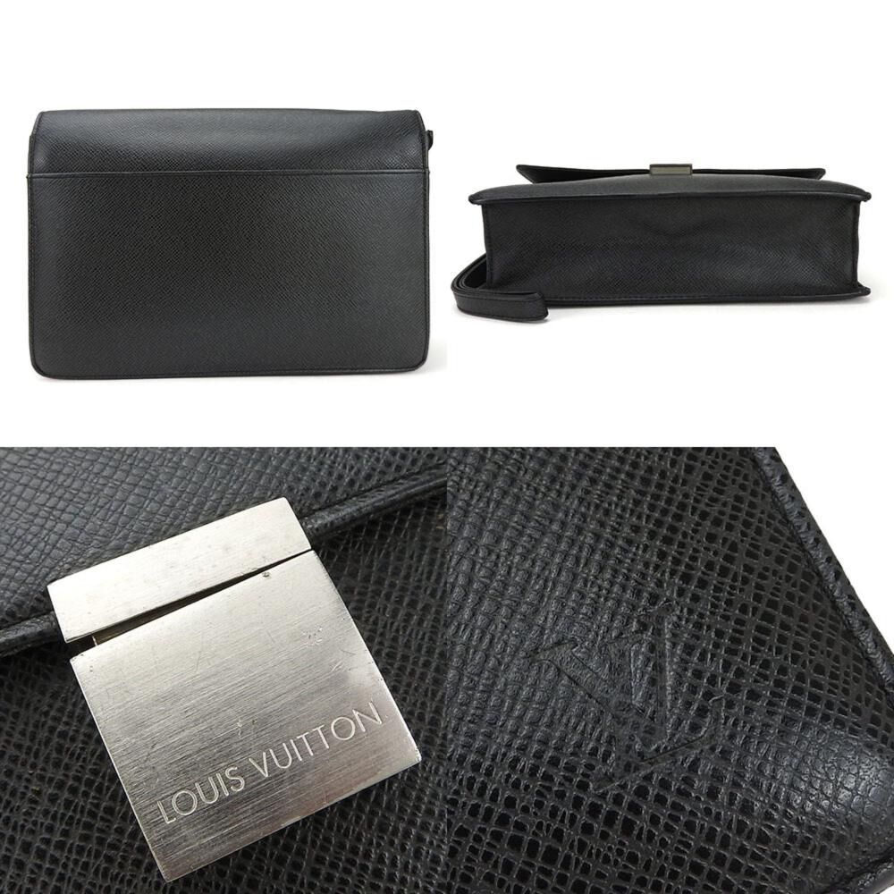 Louis Vuitton Clutch