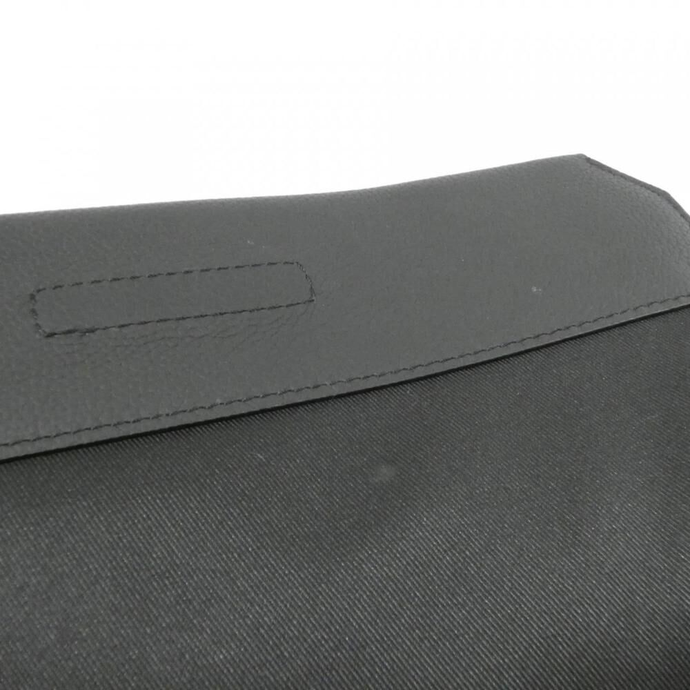 Louis Vuitton Messenger