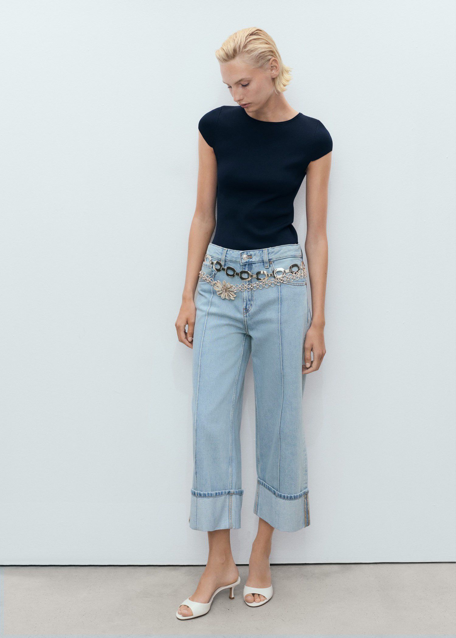 Wideleg cropped jeans with turned-u