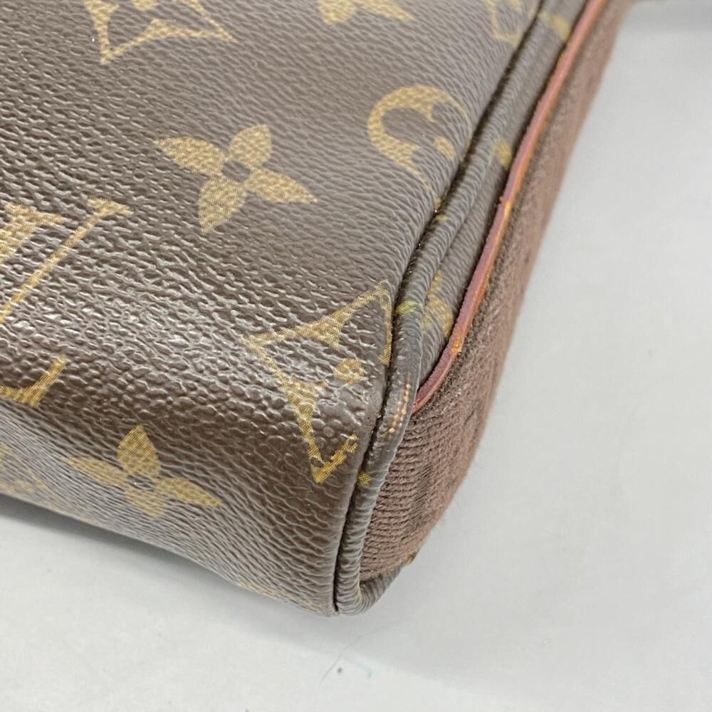Louis Vuitton Shoulder Bags
