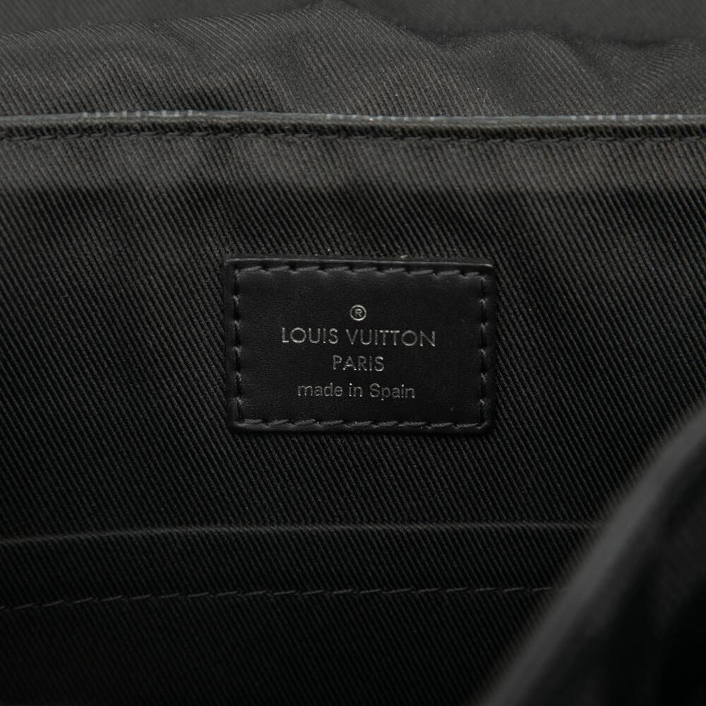 Louis Vuitton District