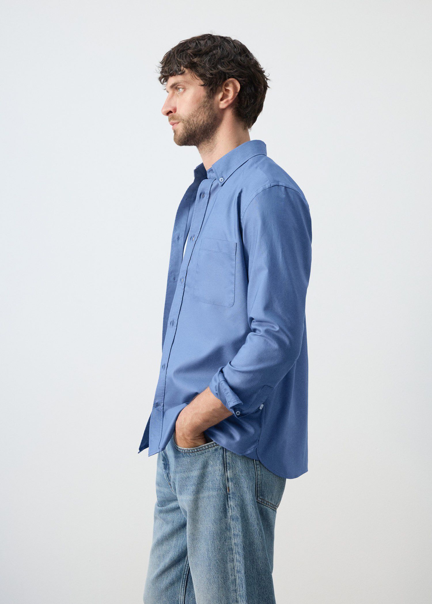 Lightweight 100% cotton regular fit