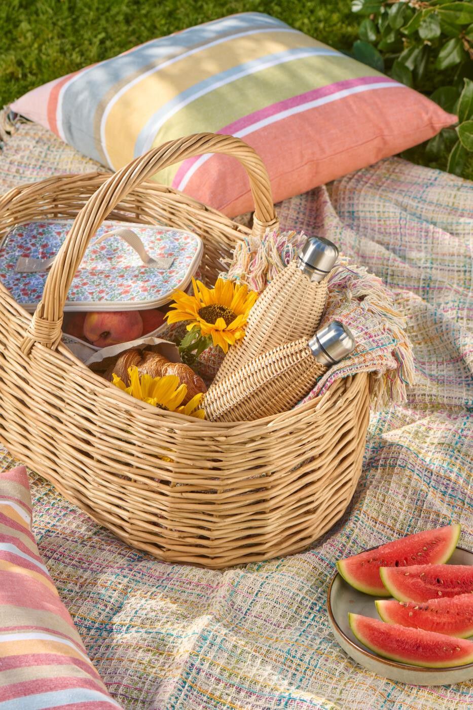 Kurv m/hank p&aring; tv&aelig;rs oval