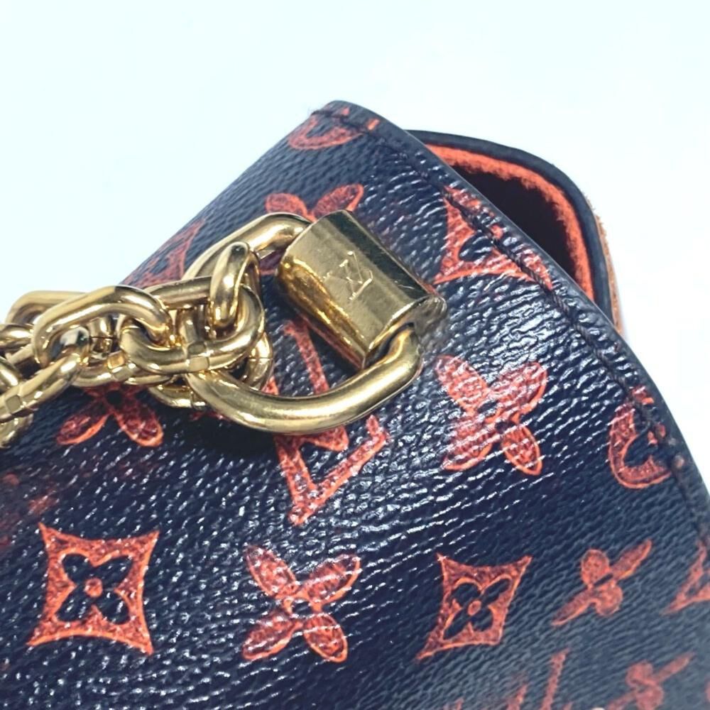 Louis Vuitton Shoulder Bags
