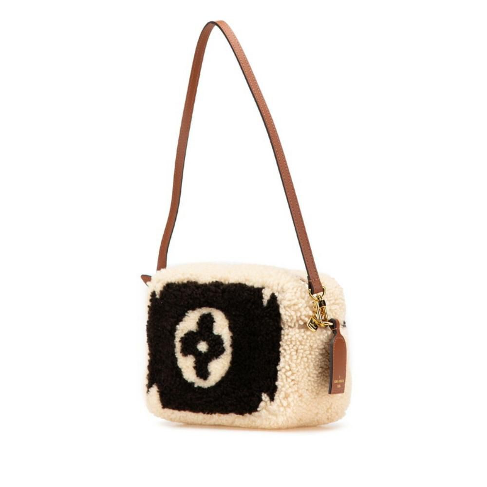 Louis Vuitton Shoulder Bags