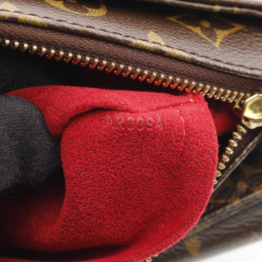 Louis Vuitton Shoulder Bags