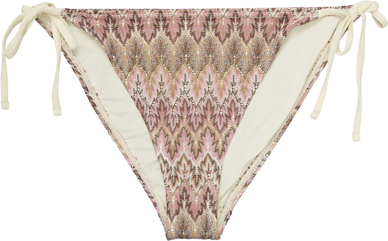 Amber Baila Bikini Tanga