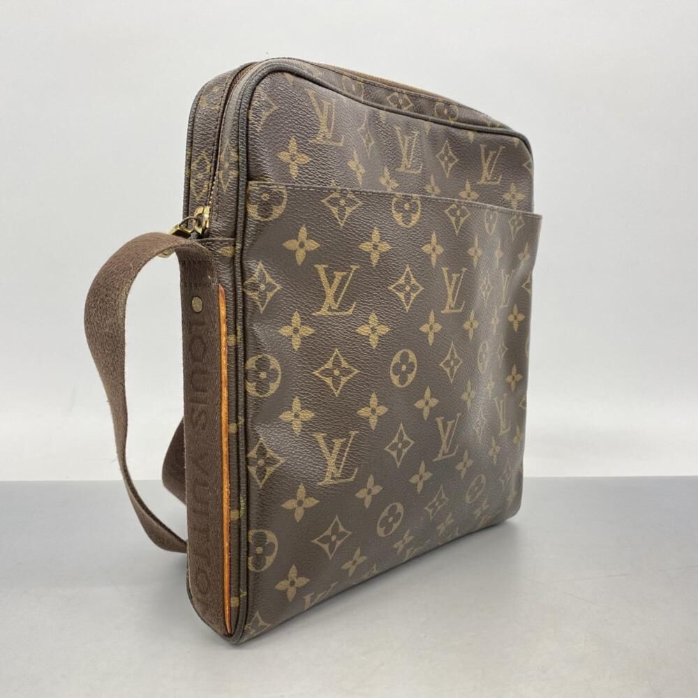 Louis Vuitton Shoulder Bags