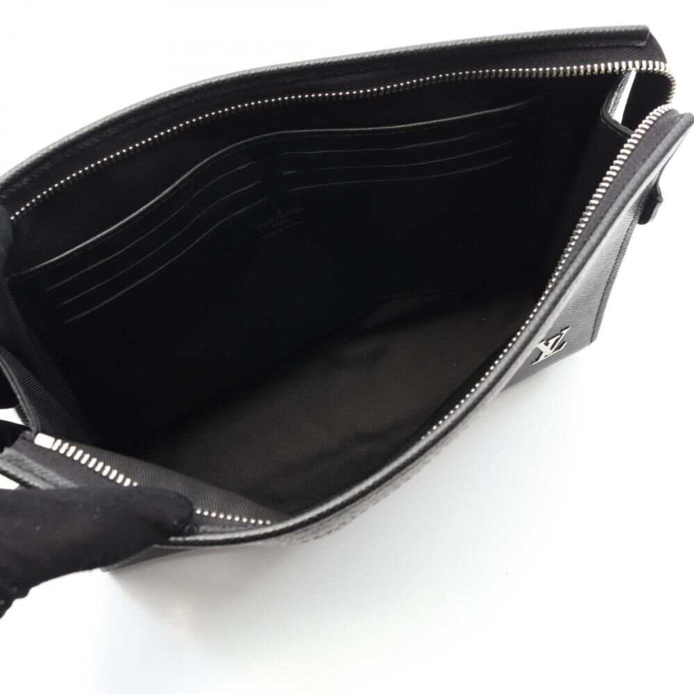 Louis Vuitton Clutch