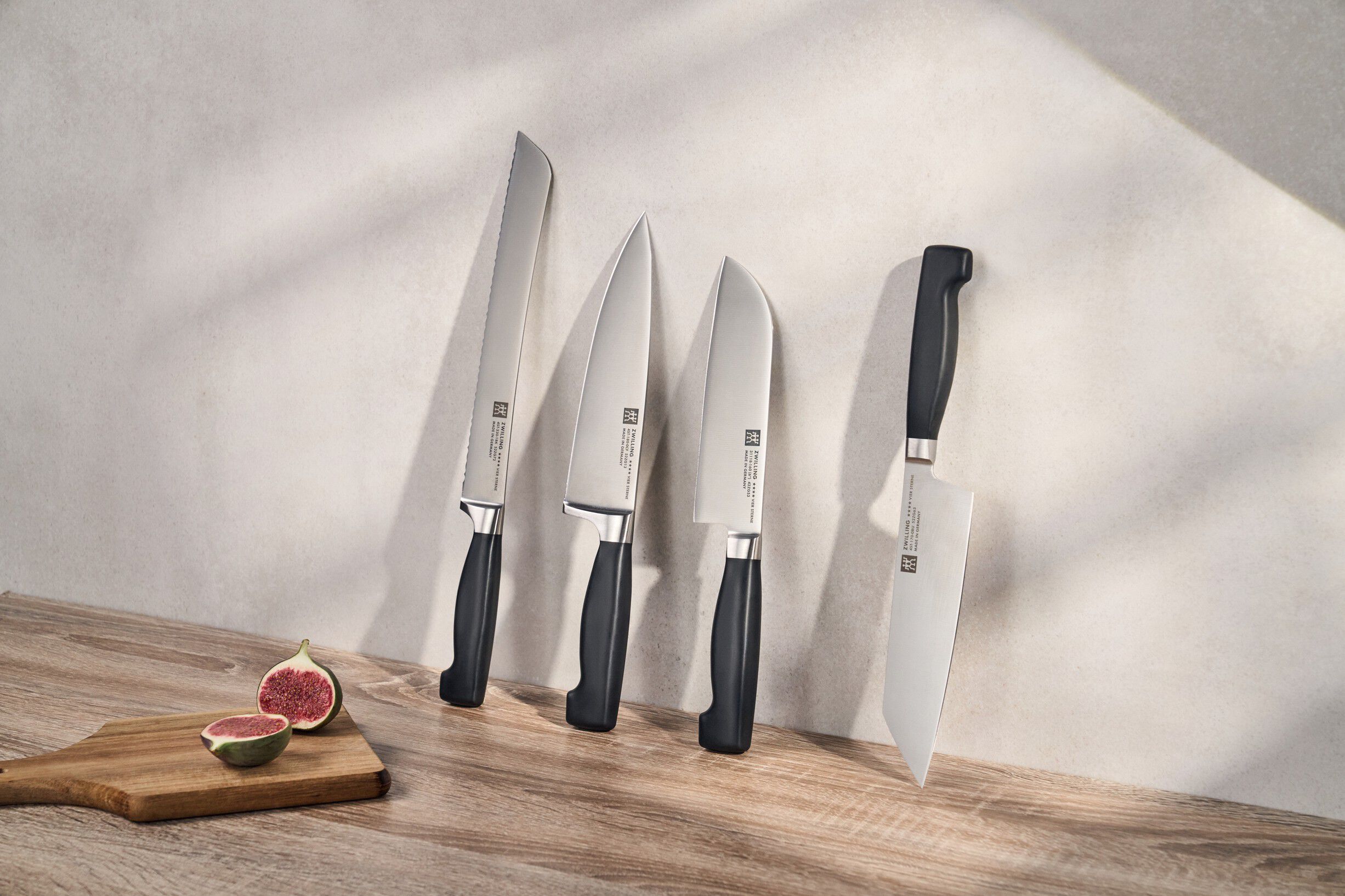 FOUR STAR Br&ouml;dkniv 23 cm