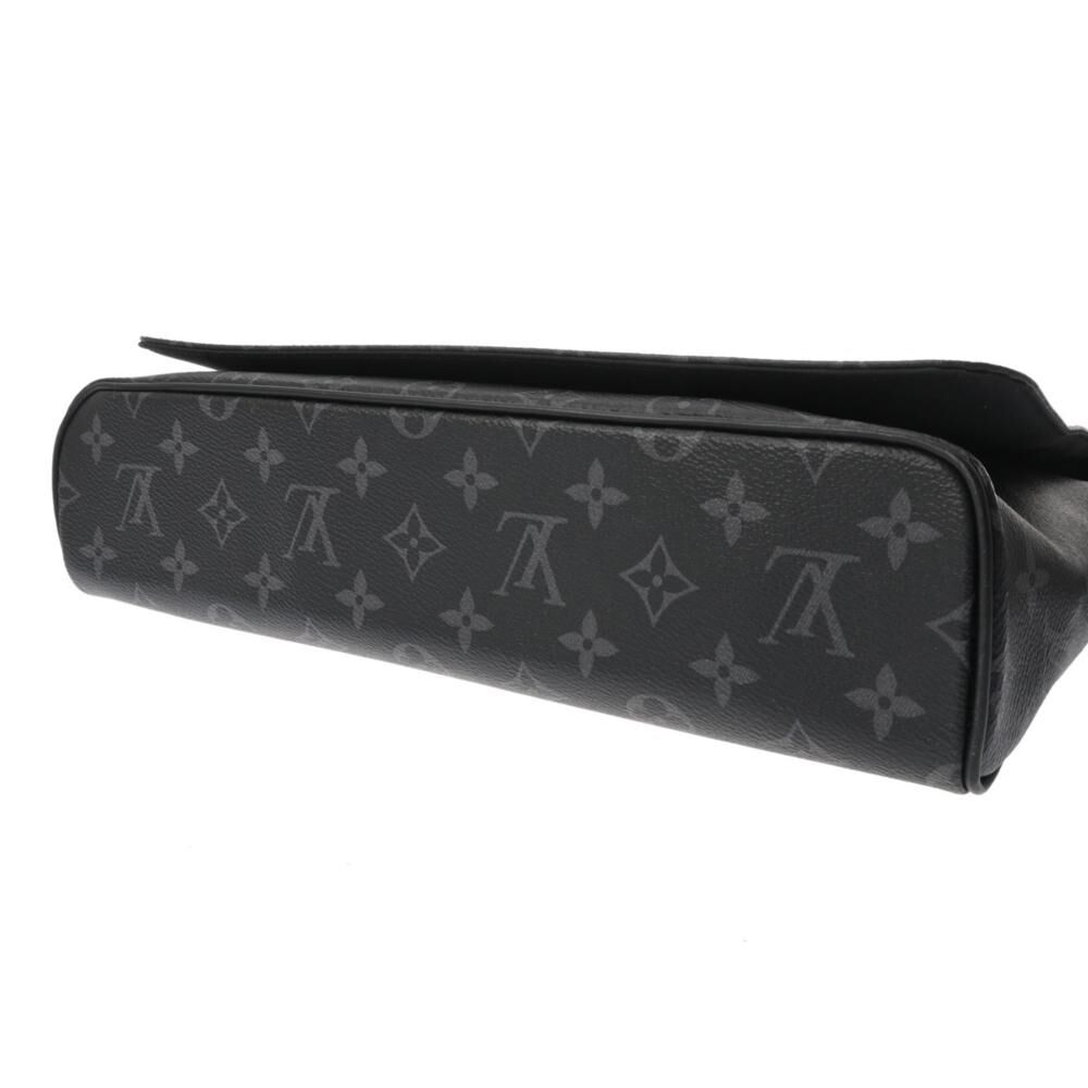 Louis Vuitton District