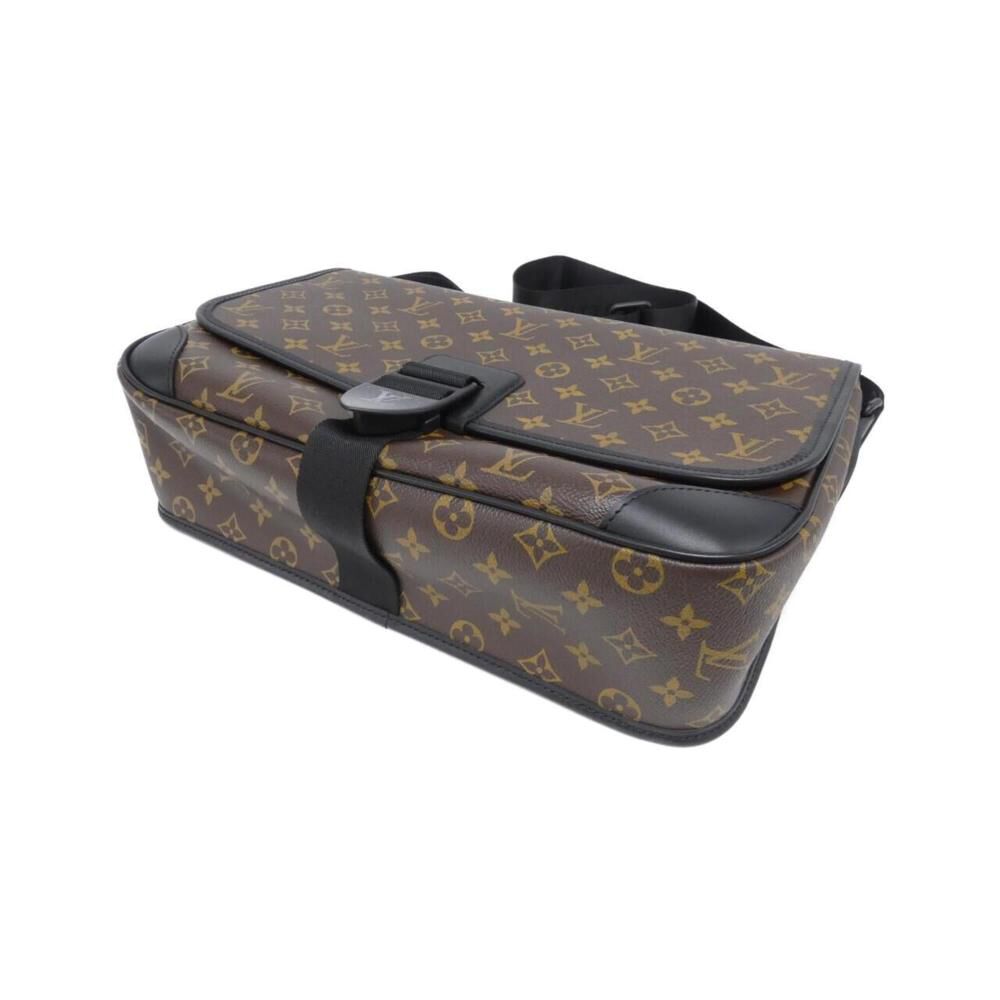 Louis Vuitton Shoulder Bags