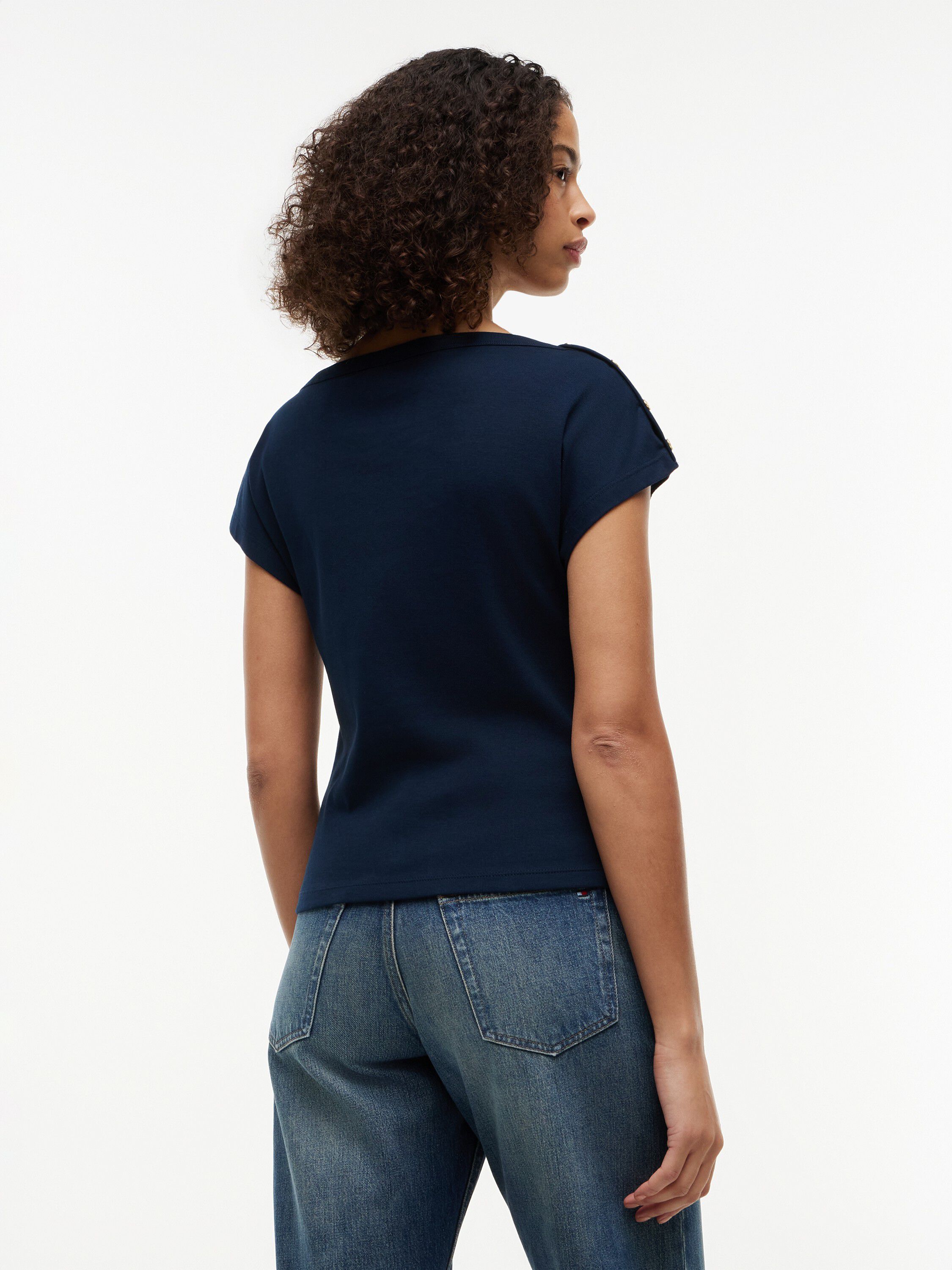 GOLD BTN CAP-SLV BOAT-NK TEE